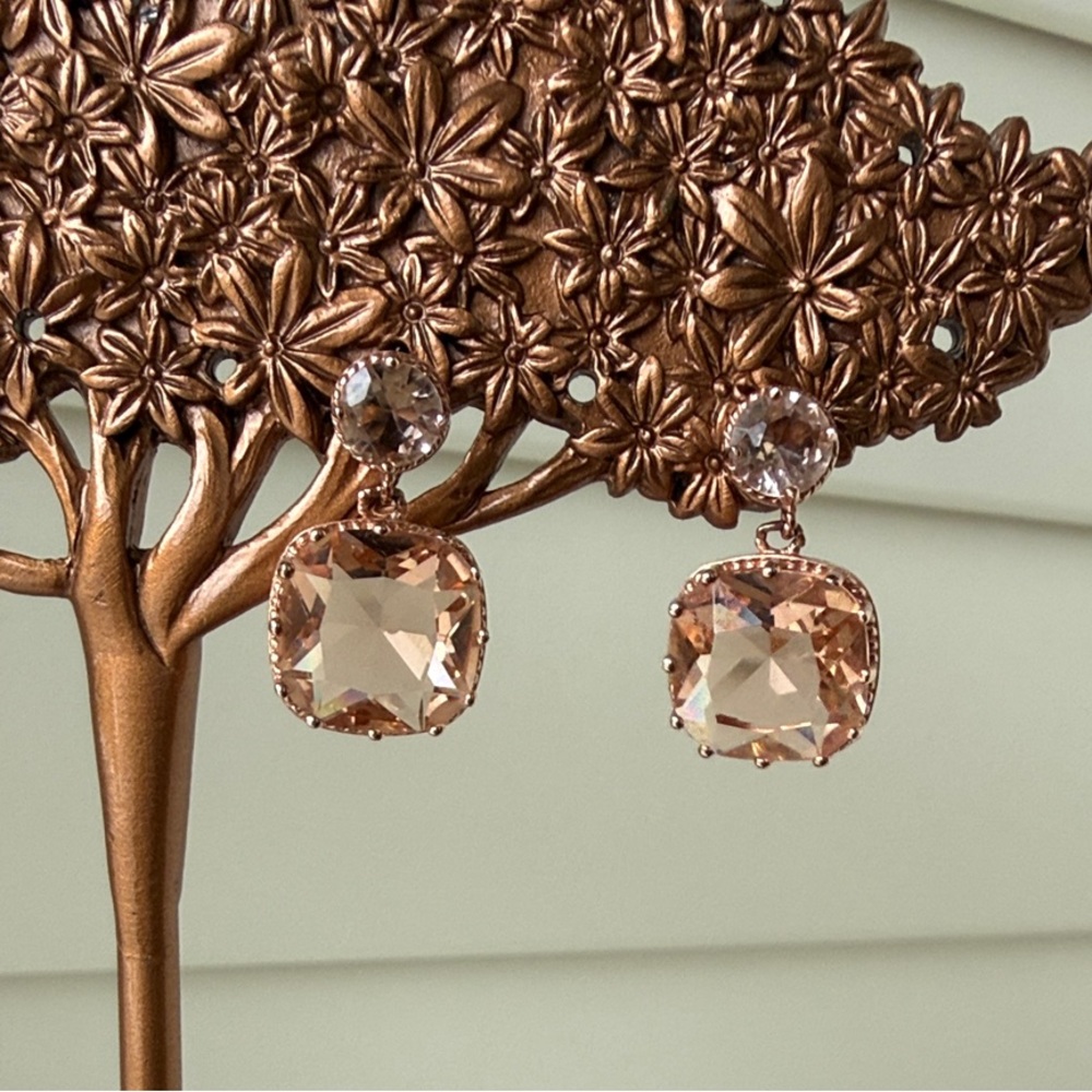 Elegant Gold Drop Earrings